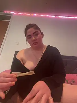 Snapshot of Imogenbabyyy chatting on 04/11/26, 01:59 Imogenbabyyy online show from 04/11/26, 01:59