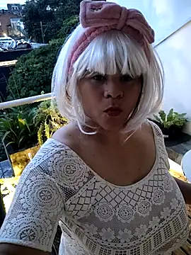 Snapshot of kamyla_69 chatting on 11/27/25, 10:34 kamyla 69 online show from 11/27/25, 10:34