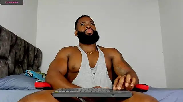 Snapshot of james_musclebbc chatting on 03/11/26, 11:55 james musclebbc online show from 03/11/26, 11:55