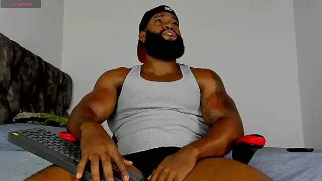 Snapshot of james_musclebbc chatting on 03/29/26, 02:06 james musclebbc online show from 03/29/26, 02:06