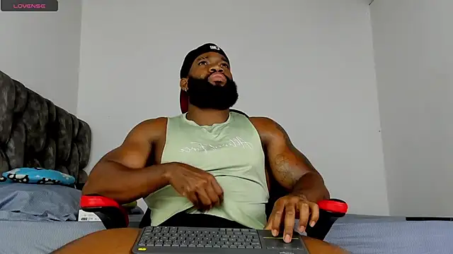 Snapshot of james_musclebbc chatting on 03/31/26, 11:43 james musclebbc online show from 03/31/26, 11:43