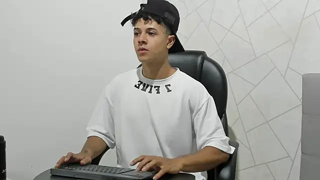 Alex Colton7 online show from 11/28/25, 03:53