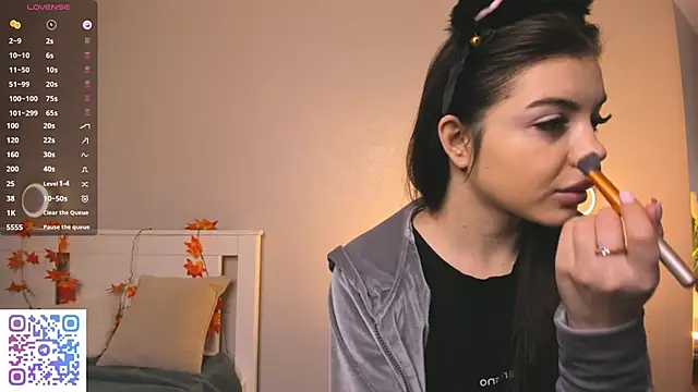 AuroraVice online show from 12/05/25, 06:22