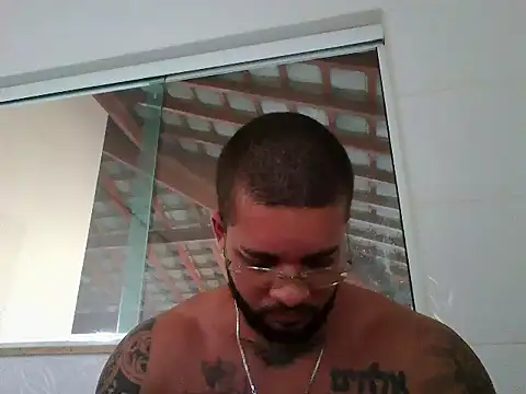 Snapshot of Mitt1993b chatting on 07/08/26, 05:06 Mitt1993b online show from 07/08/26, 05:06