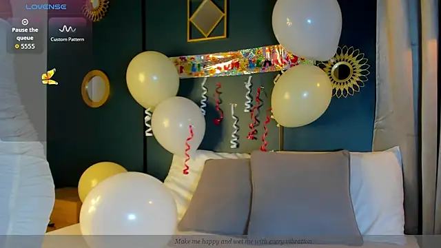 Snapshot of angie_leonn chatting on 03/07/26, 12:35 angie leonn online show from 03/07/26, 12:35