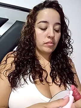 LoanaSantos online show from 10/08/25, 09:45
