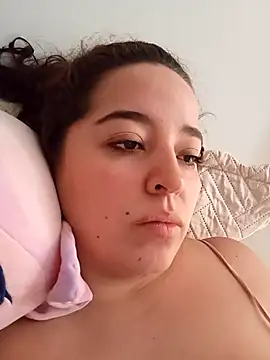 LoanaSantos online show from 12/21/25, 06:37