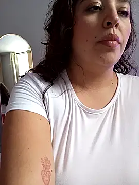 Snapshot of LoanaSantos chatting on 02/27/26, 09:26 LoanaSantos online show from 02/27/26, 09:26