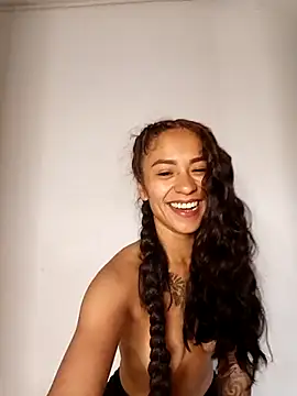 Liahdiaz  online show from 11/02/25, 12:07