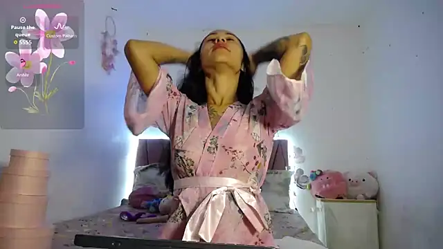 Liahdiaz  online show from 05/28/26, 01:41