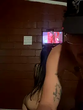 Snapshot of miawhithee chatting on 11/12/25, 04:46 miawhithee online show from 11/12/25, 04:46