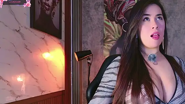 Snapshot of sarawolff chatting on 03/14/26, 04:40 sarawolff online show from 03/14/26, 04:40