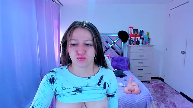 Luna Analya online show from 11/08/25, 01:22