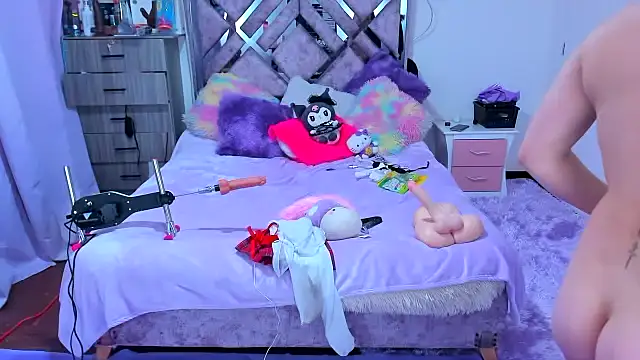 Luna Analya online show from 11/28/25, 08:22