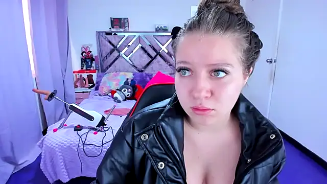 Luna Analya online show from 02/19/26, 03:41