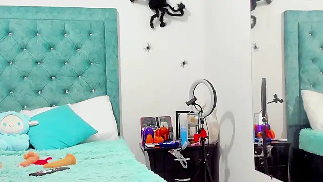 Rihanna hotx online show from 10/15/25, 03:06