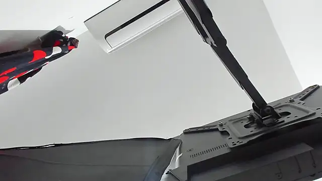 Rihanna hotx online show from 11/26/25, 12:55