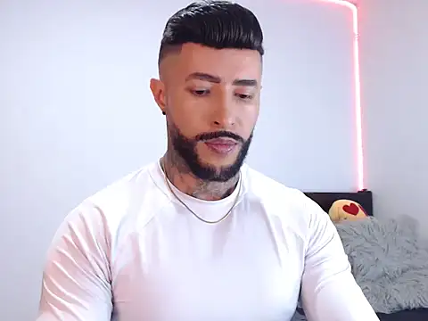 andrea de lucaa online show from 09/14/25, 12:10