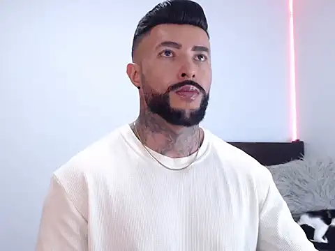 andrea de lucaa online show from 09/19/25, 02:24