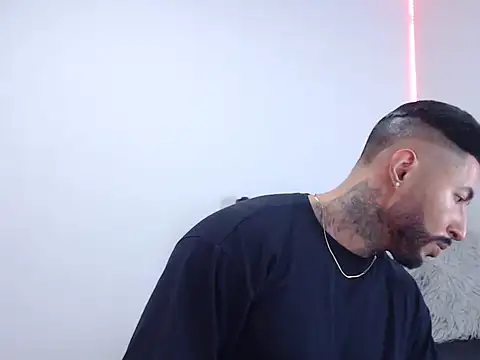 andrea de lucaa online show from 09/28/25, 03:23