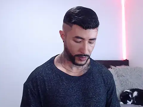 andrea de lucaa online show from 11/06/25, 02:45