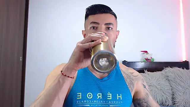 andrea de lucaa online show from 12/14/25, 04:29