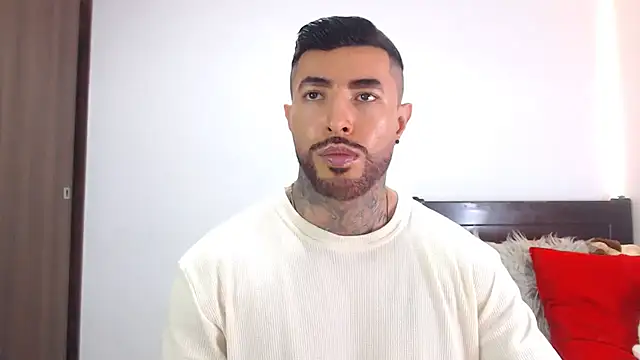 andrea de lucaa online show from 02/17/26, 02:30