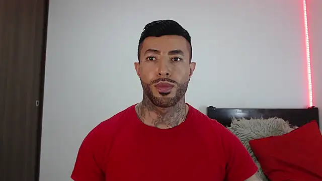 Snapshot of andrea_de_lucaa chatting on 03/05/26, 02:29 andrea de lucaa online show from 03/05/26, 02:29