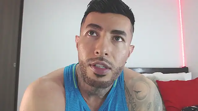 Snapshot of andrea_de_lucaa chatting on 03/06/26, 03:36 andrea de lucaa online show from 03/06/26, 03:36