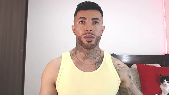 Snapshot of andrea_de_lucaa chatting on 03/07/26, 03:25 andrea de lucaa online show from 03/07/26, 03:25