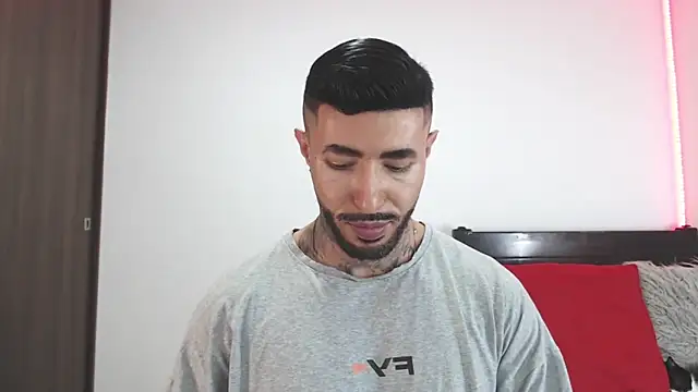 Snapshot of andrea_de_lucaa chatting on 03/18/26, 03:31 andrea de lucaa online show from 03/18/26, 03:31