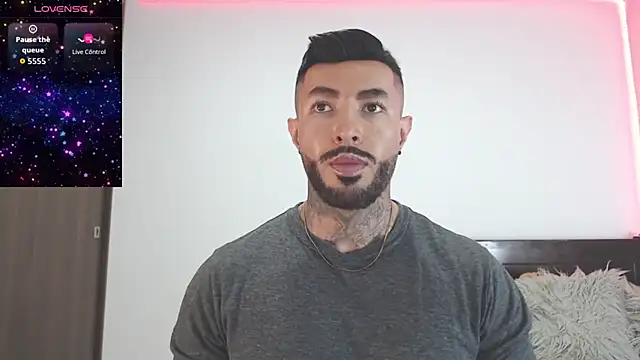 Snapshot of andrea_de_lucaa chatting on 03/21/26, 02:49 andrea de lucaa online show from 03/21/26, 02:49