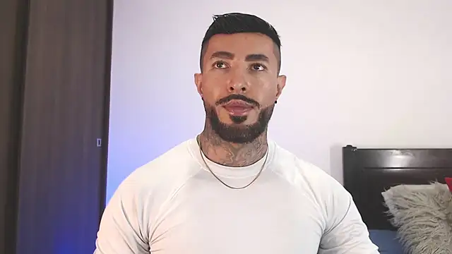 Snapshot of andrea_de_lucaa chatting on 04/09/26, 02:44 andrea de lucaa online show from 04/09/26, 02:44