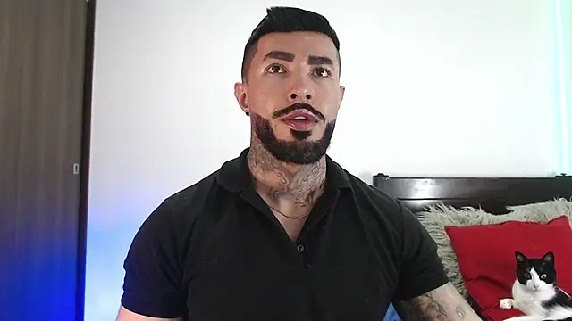 Snapshot of andrea_de_lucaa chatting on 04/10/26, 03:56 andrea de lucaa online show from 04/10/26, 03:56