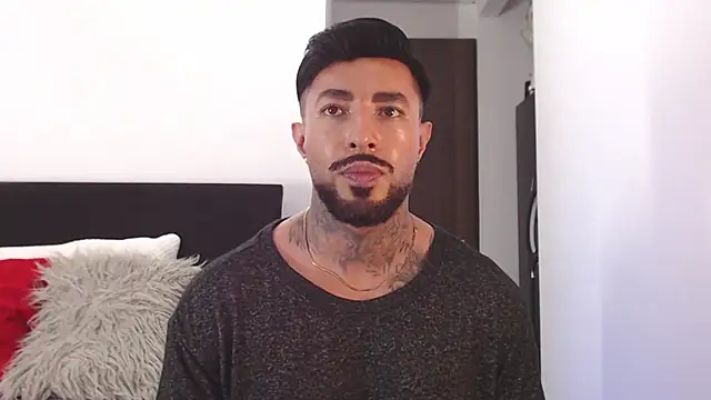 Snapshot of andrea_de_lucaa chatting on 06/11/26, 04:43 andrea de lucaa online show from 06/11/26, 04:43