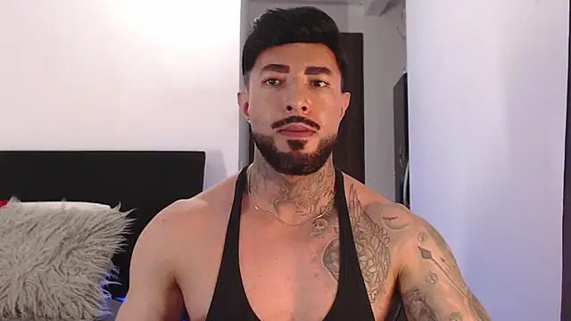 Snapshot of andrea_de_lucaa chatting on 06/19/26, 04:06 andrea de lucaa online show from 06/19/26, 04:06