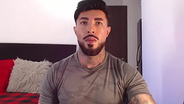 Snapshot of andrea_de_lucaa chatting on 06/22/26, 02:35 andrea de lucaa online show from 06/22/26, 02:35
