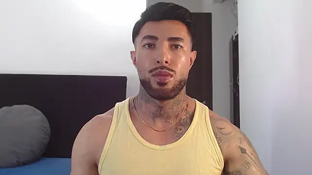 Snapshot of andrea_de_lucaa chatting on 07/17/26, 03:46 andrea de lucaa online show from 07/17/26, 03:46