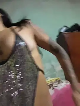 Snapshot of Vixxen_99 chatting on 11/18/25, 03:45 Vixxen 99 online show from 11/18/25, 03:45