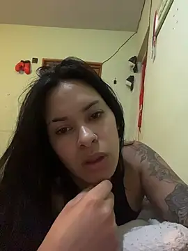 Snapshot of Vixxen_99 chatting on 11/24/25, 02:44 Vixxen 99 online show from 11/24/25, 02:44