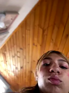 Snapshot of Isabella18_pink chatting on 01/05/26, 06:00 Isabella18 pink online show from 01/05/26, 06:00