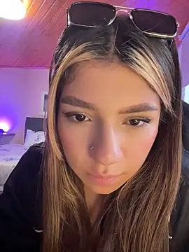Isabella18 pink online show from 05/05/26, 06:49