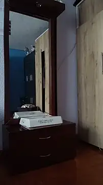 lindasyt online show from 11/10/25, 01:43