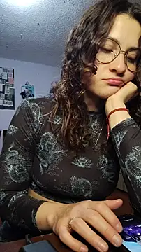 Snapshot of lindasyt chatting on 02/16/26, 04:30 lindasyt online show from 02/16/26, 04:30