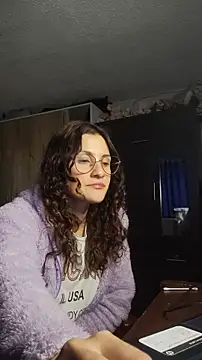 Snapshot of lindasyt chatting on 02/19/26, 04:52 lindasyt online show from 02/19/26, 04:52