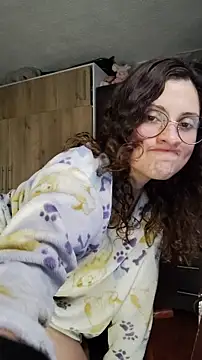 Snapshot of lindasyt chatting on 03/09/26, 03:32 lindasyt online show from 03/09/26, 03:32