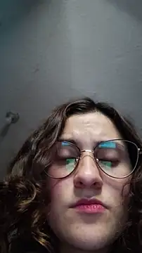 Snapshot of lindasyt chatting on 03/11/26, 03:23 lindasyt online show from 03/11/26, 03:23