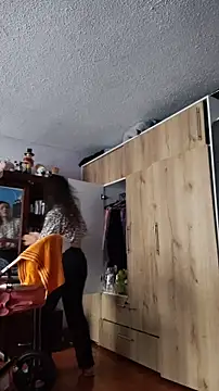 Snapshot of lindasyt chatting on 04/05/26, 07:22 lindasyt online show from 04/05/26, 07:22