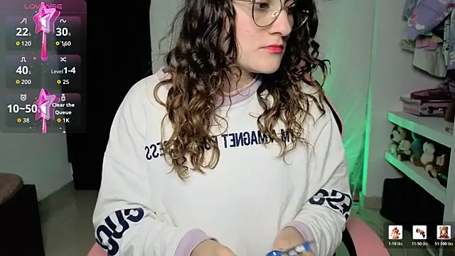 Snapshot of lindasyt chatting on 04/22/26, 03:31 lindasyt online show from 04/22/26, 03:31