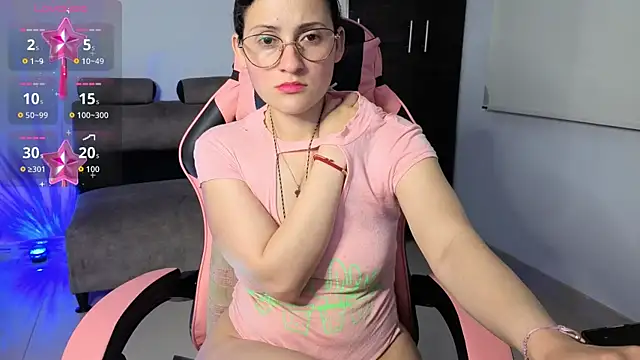 Snapshot of lindasyt chatting on 07/03/26, 10:43 lindasyt online show from 07/03/26, 10:43